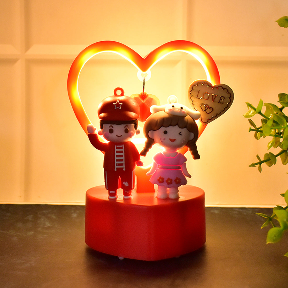 Glanciety Cute Romantic Couple Love Showpiece With Heart Frame